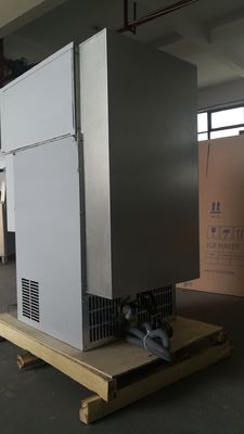 Dagelijkse capaciteit 45 kg/dag IJskub-dispenser met automatische ijsmachine en maan-ijs van Chin