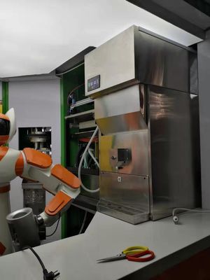 Dagelijkse capaciteit 45 kg/dag IJskub-dispenser met automatische ijsmachine en maan-ijs van Chin