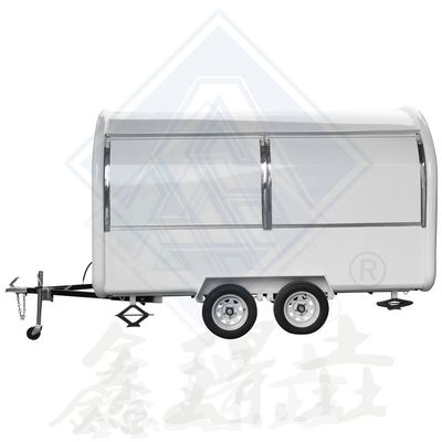 Verbeter de voedselservice van je hotel met deze Food Truck-trailer met volledige keukenapparatuur