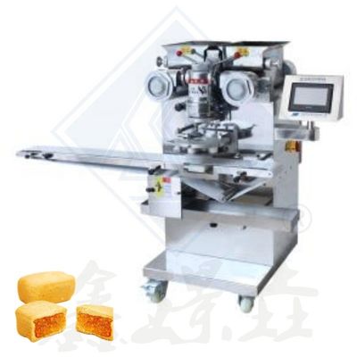 Eenvoudige werking van de extruder en de vulmachine met automatisering