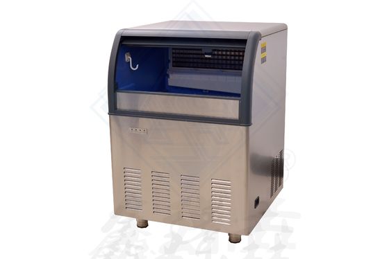 Commerciële ijsmachine voor de automatische productie van ijsblokjes en ijs