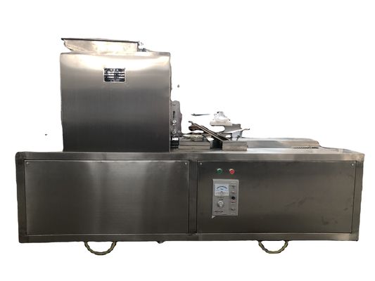Semi-automatische koekjesmachine voor in koekjes bakkerij bedrijf in kookolie