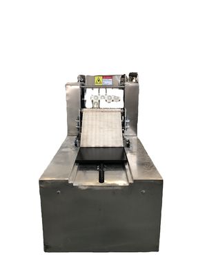 Semi-automatische koekjesmachine voor in koekjes bakkerij bedrijf in kookolie