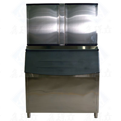 Automatische ijsmachine met ijsblokjes in de vorm van ijsblokjes en een capaciteit van 450 kg