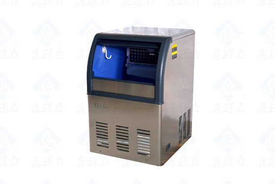 Automatische ijsmachine met ijsblokjes in de vorm van ijsblokjes en een capaciteit van 450 kg