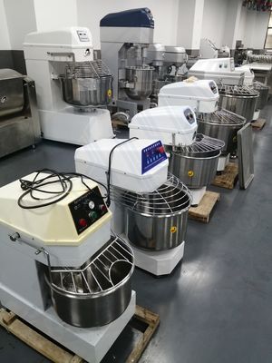 Professionele 10L-planetaire mixer voor bakkerijen met een kleine capaciteit in apparatuur voor de voedingsindustrie