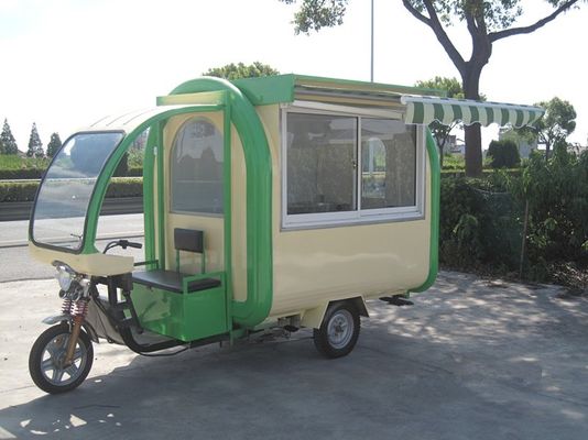 Een handige L380 x W160 x H235cm elektrische foodtruck ideaal voor straat snacks en donuts