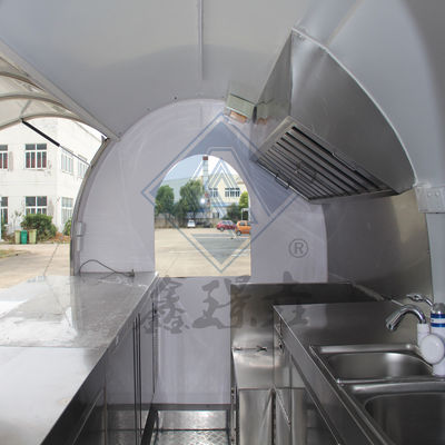 Outdoor Street Vending Double Axles Customized Food Snack Truck met apparatuur