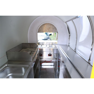 Voedseltruck met een capaciteit van 1000 kg met gegalvaniseerd staalmateriaal en een sluiting van de deur met een sluiting