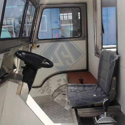 Volledig uitgeruste foodtruckmachines voor het maken van snacks, ijs en dranken onderweg