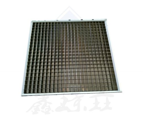 Productie van ijs met een commerciële kubus-ijsmachine en een industriële verdamper van 21*23