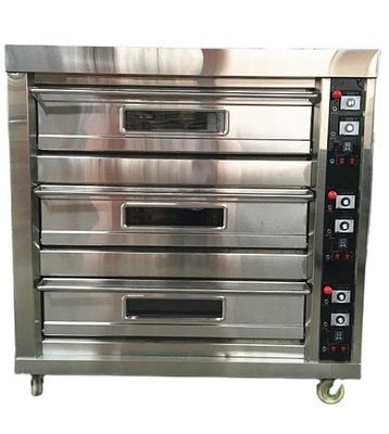 Ronde kokosbrood bakken makkelijk gemaakt met grote dekoven machine bij Pie Long Loaf Bakery