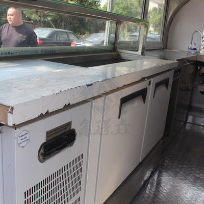 Outdoor Street Vending Customized Industrial Round Model Mobiele Voedseltruck met Canopy