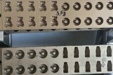 Semi-automatische snoepgietmachine voor de productie van gelatine gummy snoep 30-50 kg/uur