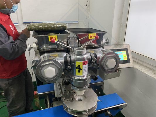 1.2x0.8x1.0 m Automatische incrustatie- en vormmachine voor rijstballen Multifunctioneel