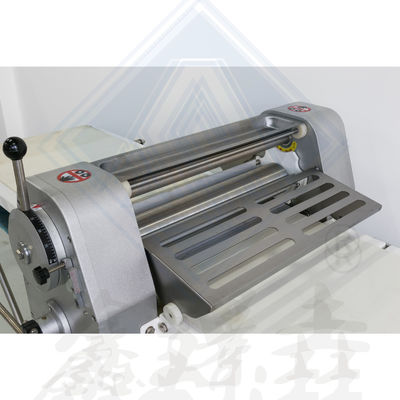 240kgs Output Industrial Bread Bakery Equipment Table Top Deegplaat voor baguette