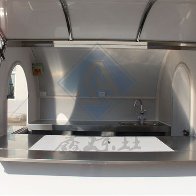 Outdoor Street Vending Op maat gemaakte 300cm mobiele foodtruck met luifel en rond model