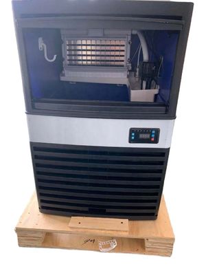 140P 63 kg/dag Industriële automatische ijsblokjesmaker voor de ijsproductie met een hoge capaciteit