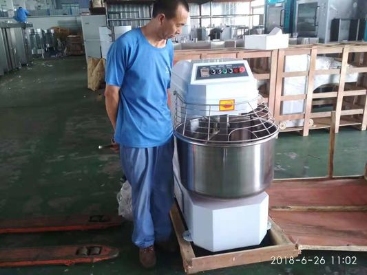 Professionele bakkerijmachine deegspiraalmixer 120 kg uitvoercapaciteit voor commerciële