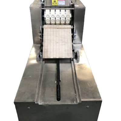 Automatische koekjesmachine voor waterproducten bij een bakkerij met één stop