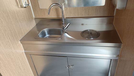 Staal draagbare 2 stand openbare toilet trailer voor commercieel en mobiel gemak