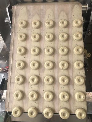 220V/380V Spanning Commerciële koekjesmaker met aanpasbaar ontwerp 2350*1150*1350mm