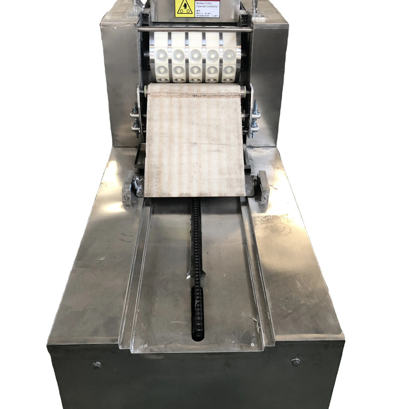 Automatische koekjesmachine voor waterproducten bij een bakkerij met één stop